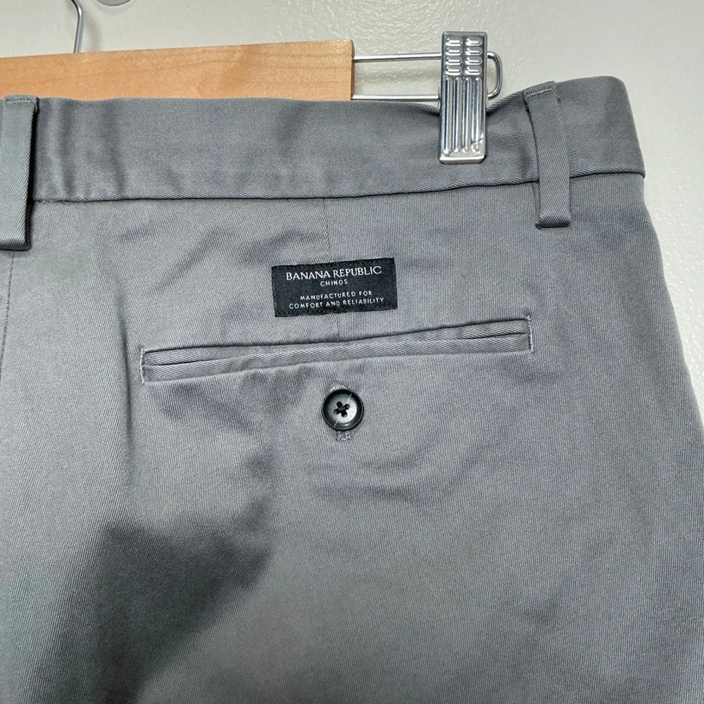 Banana Republic Tapered Fit Chinos Men 33x34 Grey Stretch Casual Work